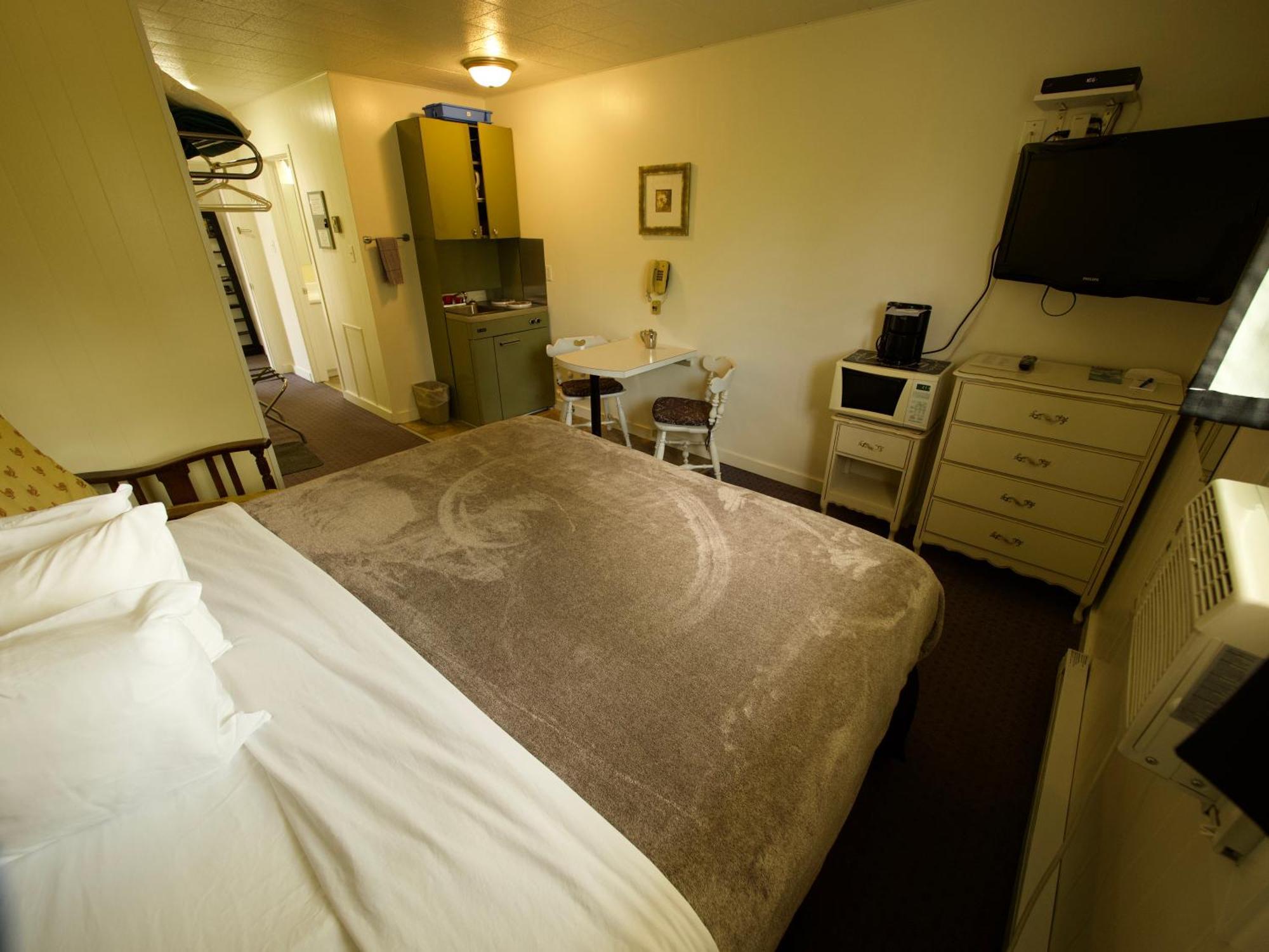 Creston Valley Motel Εξωτερικό φωτογραφία