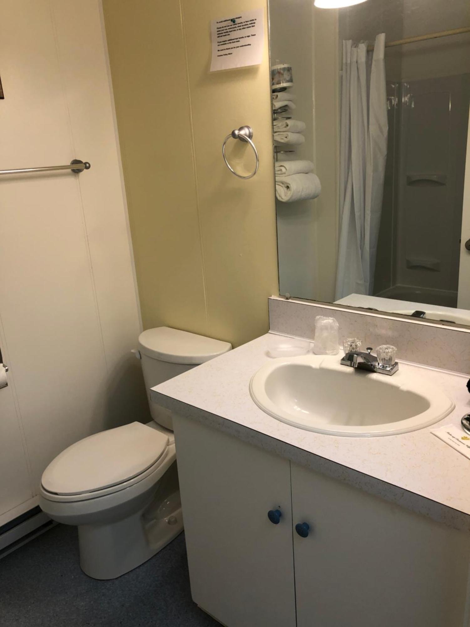 Creston Valley Motel Εξωτερικό φωτογραφία
