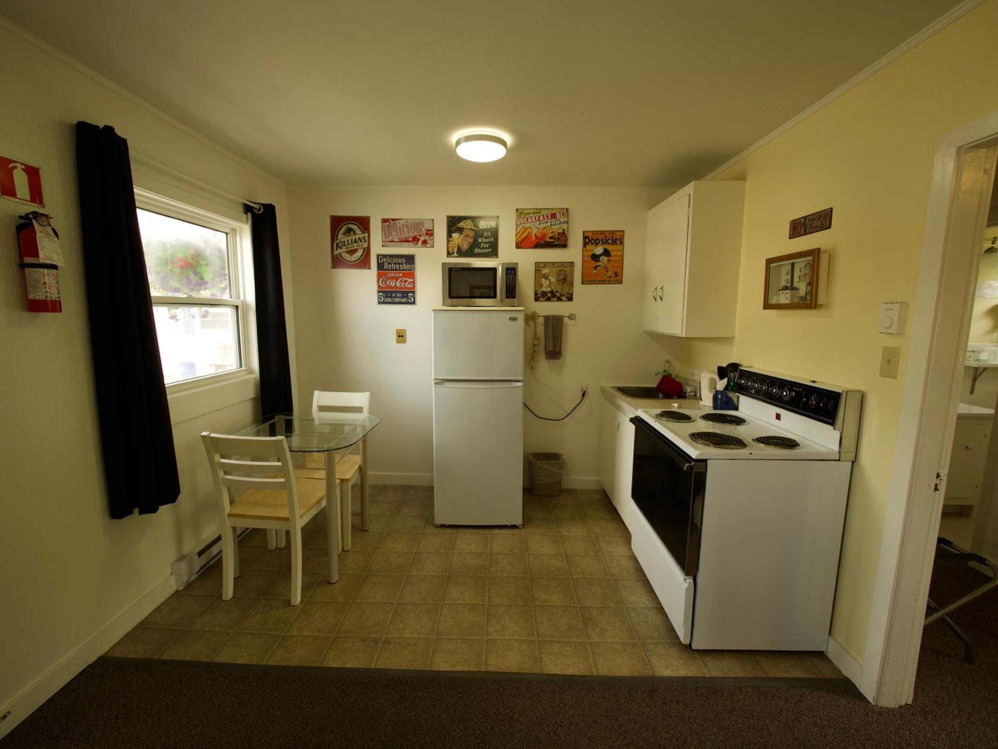 Creston Valley Motel Εξωτερικό φωτογραφία