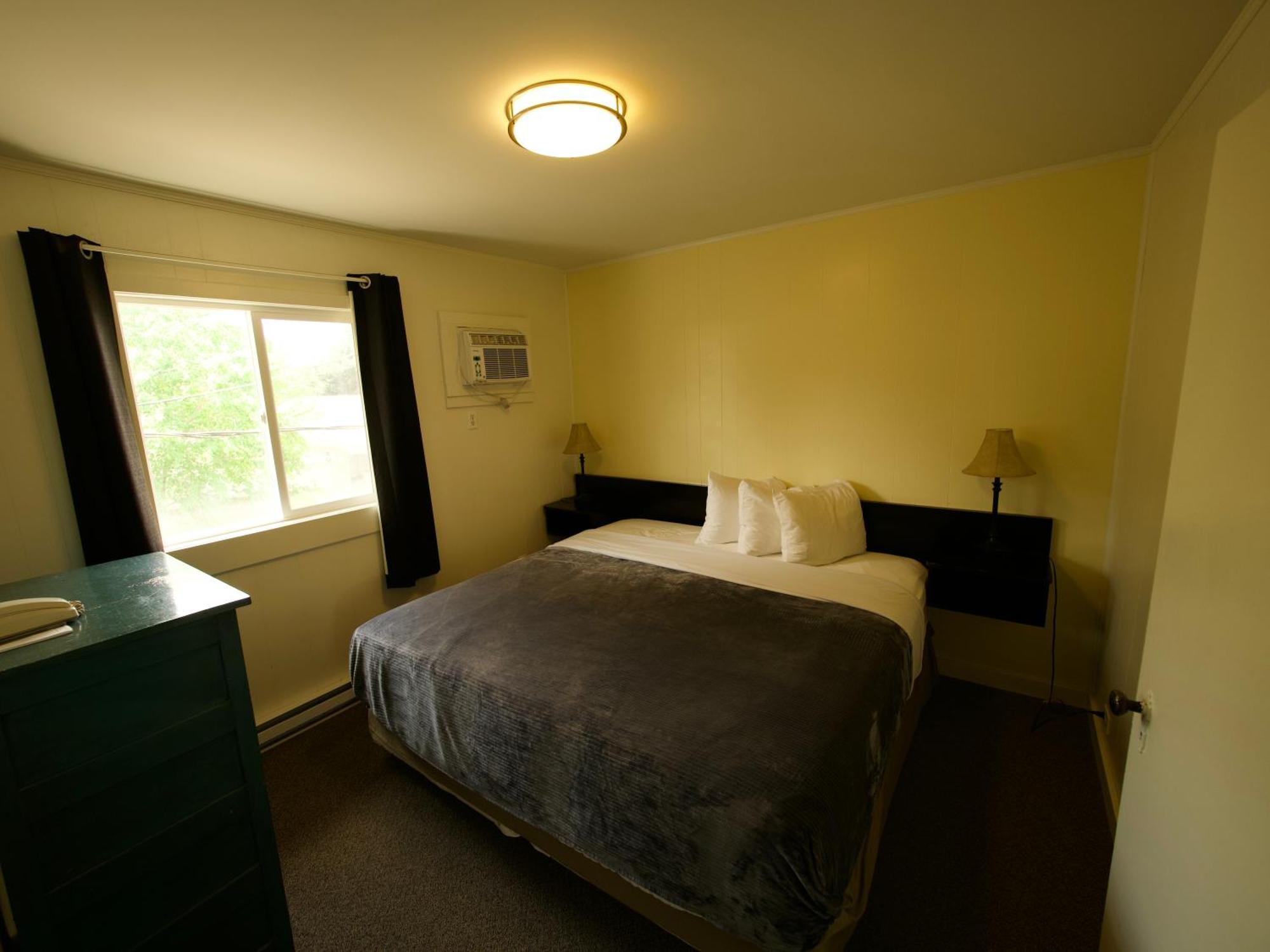 Creston Valley Motel Εξωτερικό φωτογραφία