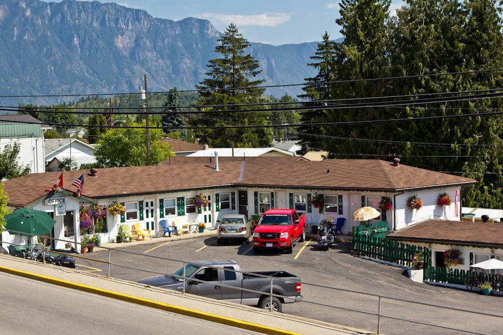Creston Valley Motel Εξωτερικό φωτογραφία