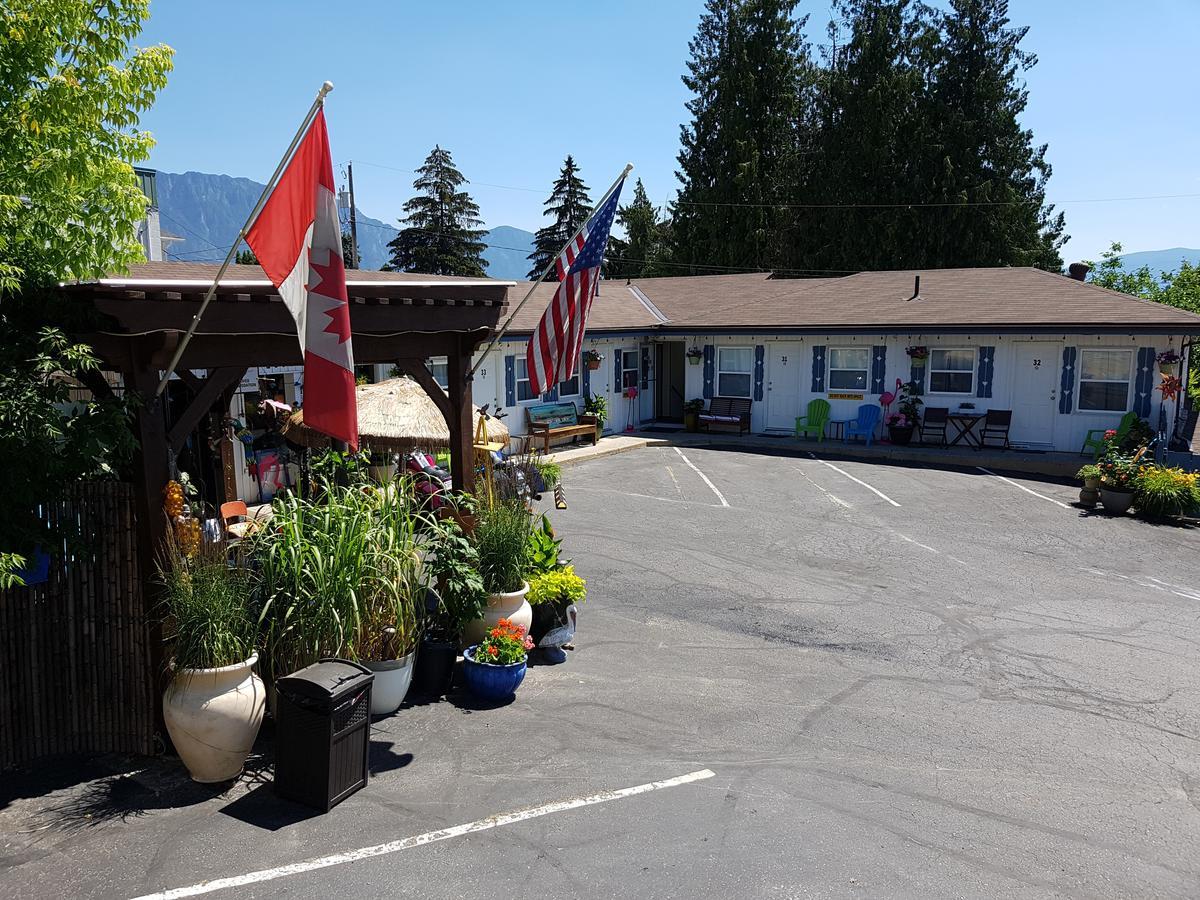 Creston Valley Motel Εξωτερικό φωτογραφία